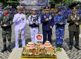Potong Tumpeng di HUT Ke-79 TNI, Perbatasan Ujung Utara NKRI