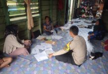 Polsek Daik Lingga Respons Cepat Musibah Kebakaran di Desa Teluk