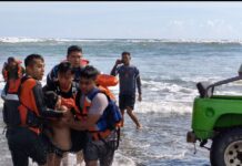 Empat Wisatawan Terseret Ombak Pantai Parangtritis