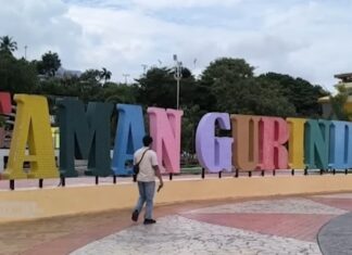 Pelaku UMKM Taman Gurindam 12 Gelar Demo Didepan Rumah Gubernur