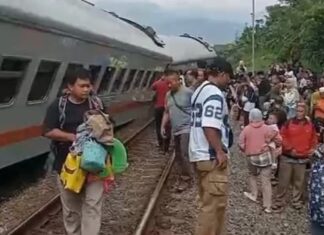KAI Daop 6 Yogyakarta Minta Maaf Buntut Kereta Api Bangunkarta Anjlok di Bumiayu