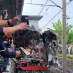 Update! 14 Orang Tewas dalam Kecelakaan Kereta Api di Bekasi