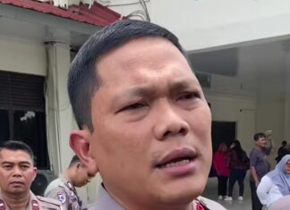 Ketua DPRD Kepri Iman Sutiawan Ditilang Polisi karena Naik Moge Tanpa Helm