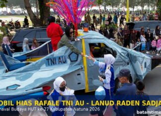 Lanud Raden Sadjad Meriahkan Karnaval Budaya Natuna dengan Mobil Hias Pesawat Rafale TNI AU